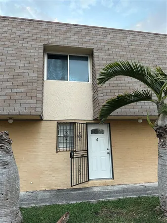 $2,000 | 10902 Southwest 2nd Street, Unit 4F, Sweetwater, FL 33174
