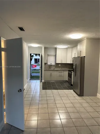 $2,000 | 10902 Southwest 2nd Street, Unit 4F, Sweetwater, FL 33174