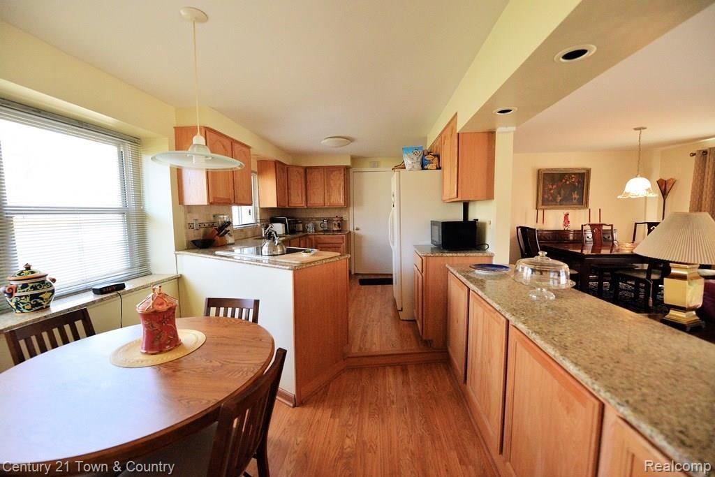 32900 Evergreen Road Franklin, MI 48025 - Photo 3 of 28 Kitchen 4.jpg