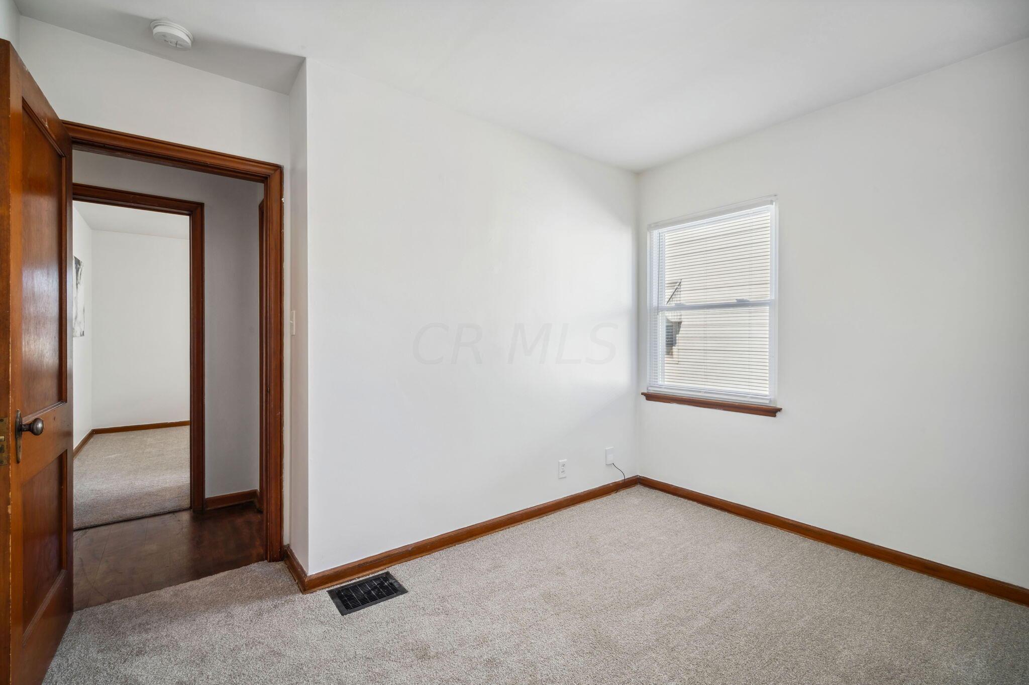 204 Lowell Road Columbus, OH 43209 - Photo 20 of 29 Bedroom 2