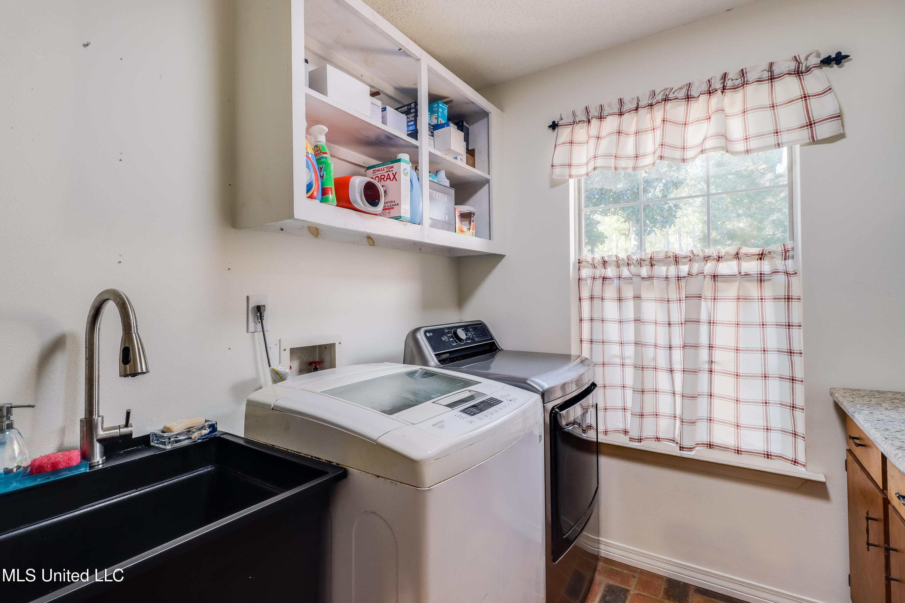 9018 Ferry Point Road Gautier, MS 39553 - Photo 28 of 46 IMG_0047-Edit