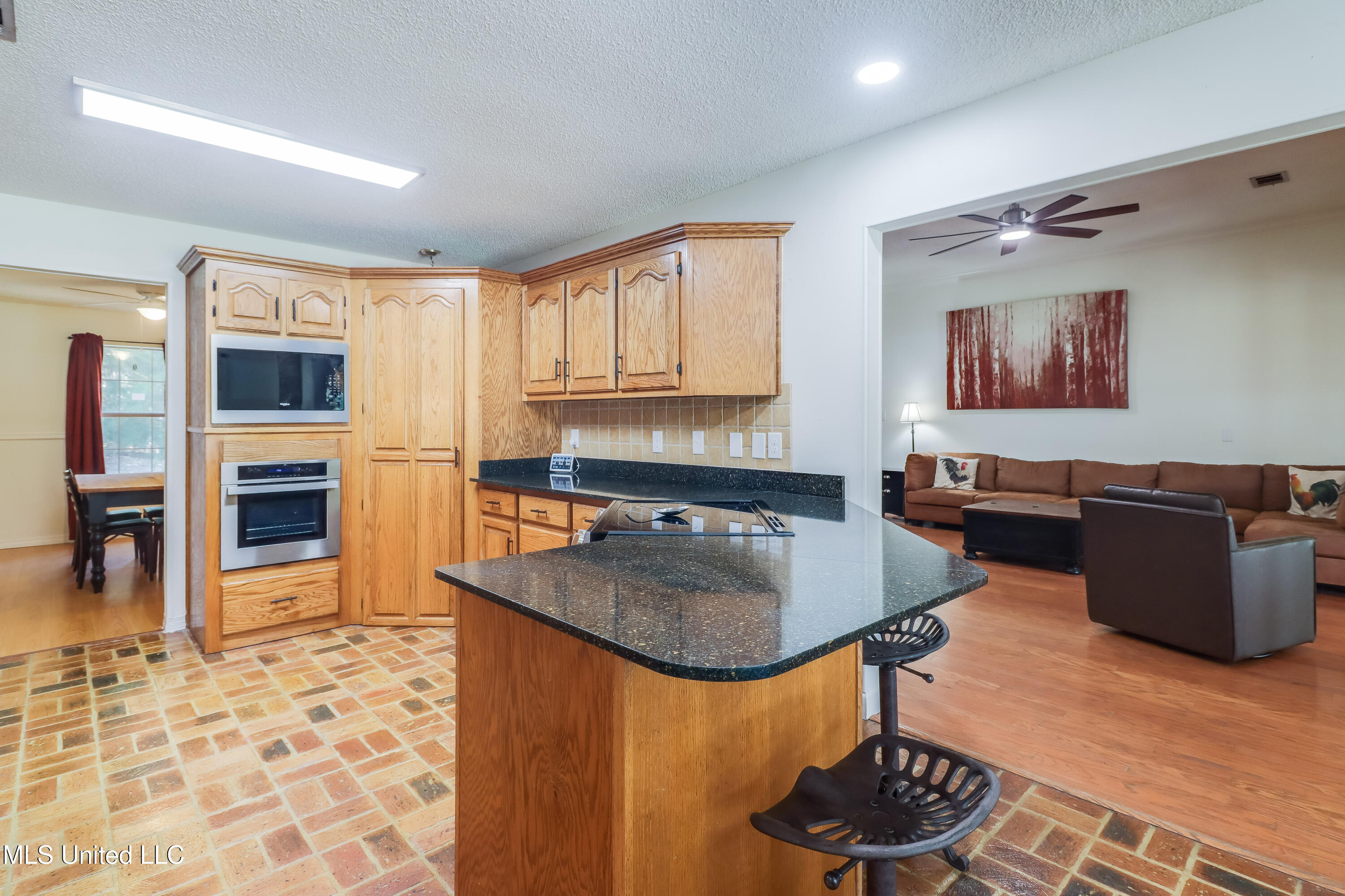 9018 Ferry Point Road Gautier, MS 39553 - Photo 9 of 46 IMG_0035-Edit