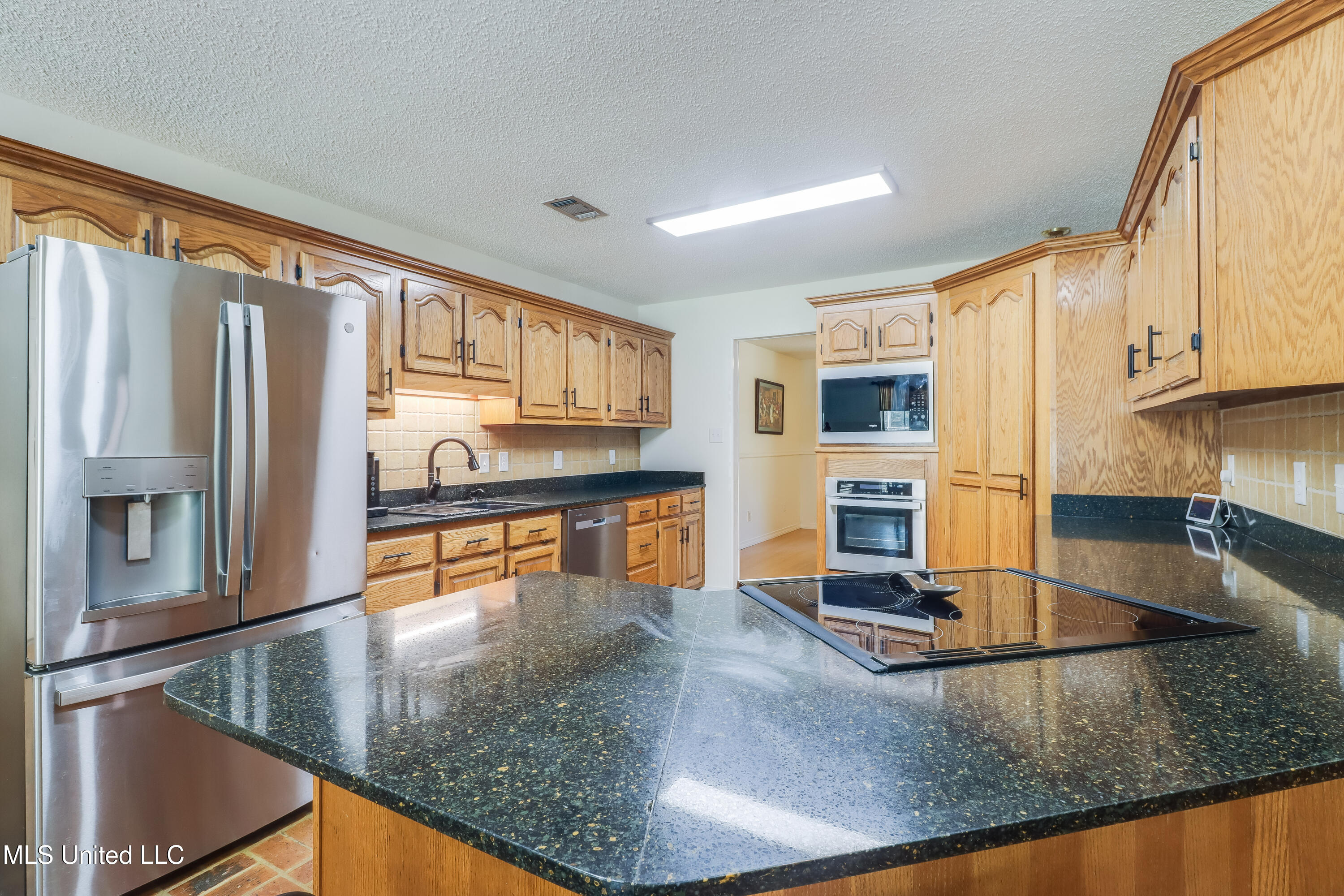 9018 Ferry Point Road Gautier, MS 39553 - Photo 10 of 46 IMG_0026-Edit