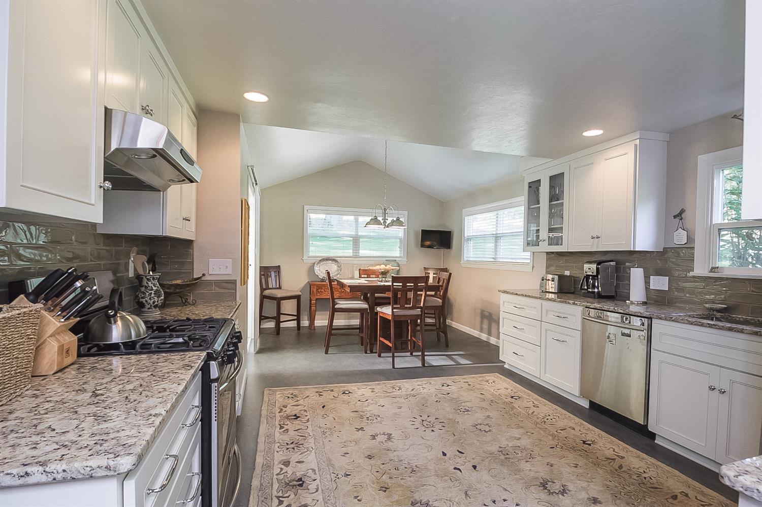 970 Applegate Street Jacksonville, OR 97530 - Photo 13 of 20 Additional Photo