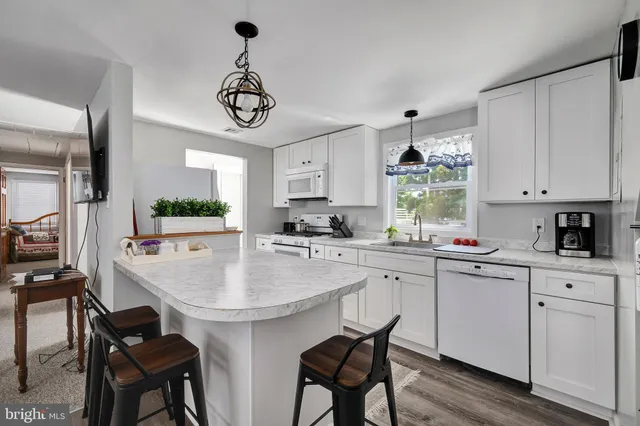 $1,899,000 | 6 West 11th Street, Barnegat Light, NJ 08006