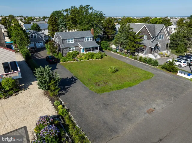 $1,899,000 | 6 West 11th Street, Barnegat Light, NJ 08006
