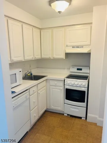 $2,200 | 7 Norwood Avenue, Unit 4, Summit, NJ 07901
