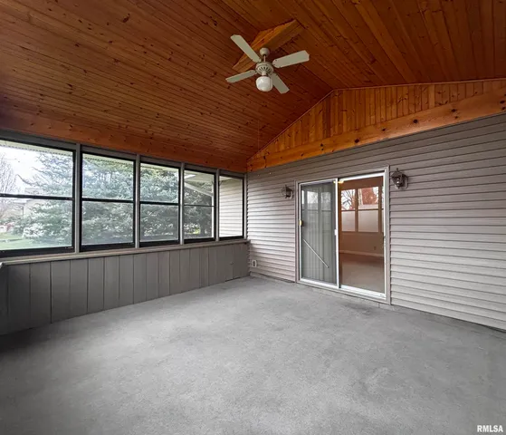 $235,000 | 1033 Sweetbriar Place, Galesburg, IL 61401