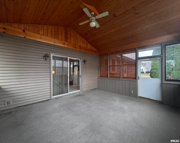 $235,000 | 1033 Sweetbriar Place, Galesburg, IL 61401