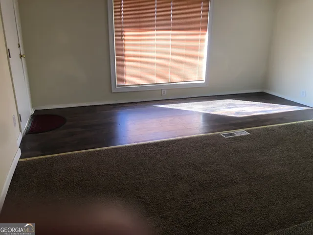 a view of empty room with window