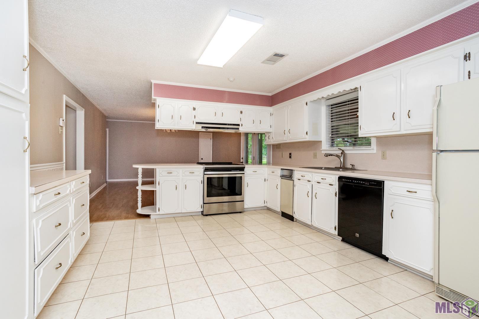 10196 Twin Cedars Street Baton Rouge, LA 70816 - Photo 6 of 26 Gallery Image 6