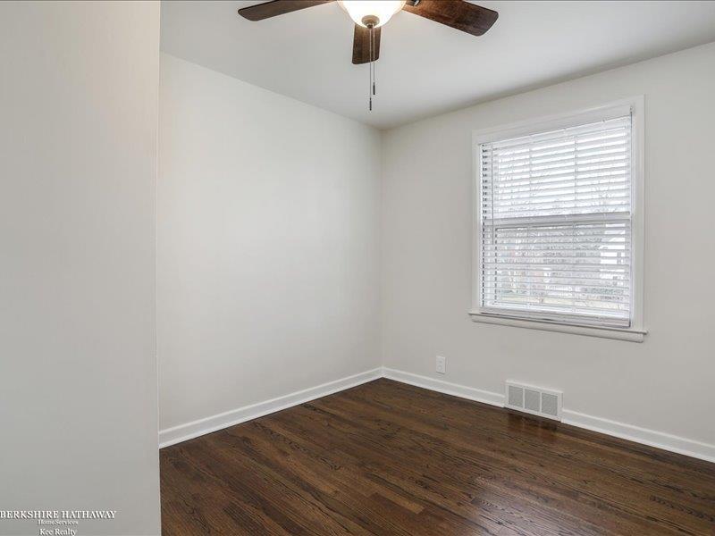 858 Trombley Road Grosse Pointe, MI 48230 - Photo 19 of 54 50144869-a404df0d-02d0-46f7-bbe9-b4acb48cd1d9.JPG