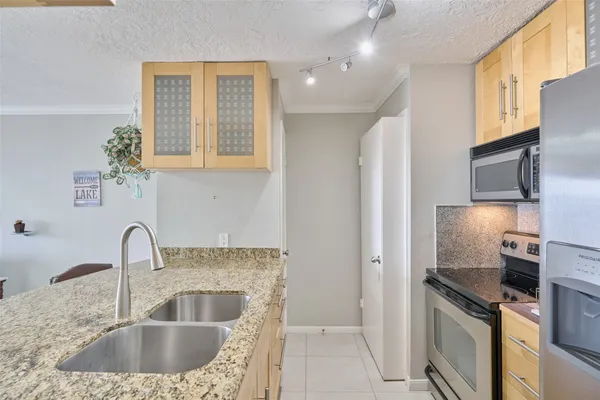 $289,000 | 801 River Road, Unit 105D, Montgomery, TX 77356