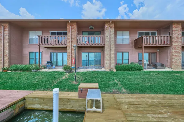 $289,000 | 801 River Road, Unit 105D, Montgomery, TX 77356