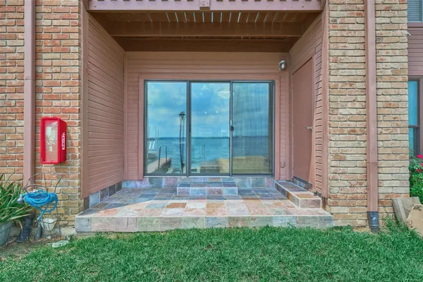 $289,000 | 801 River Road, Unit 105D, Montgomery, TX 77356