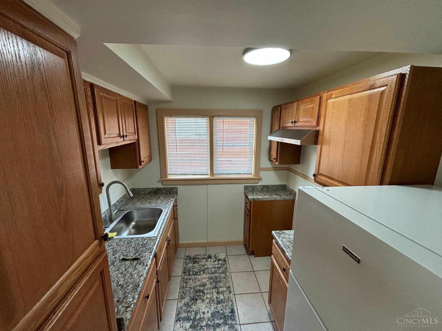 1589 Summit Road, Unit 3 Cincinnati, OH 45237 - Photo 6 of 12 Gas stove to be installed before the tenant moves in