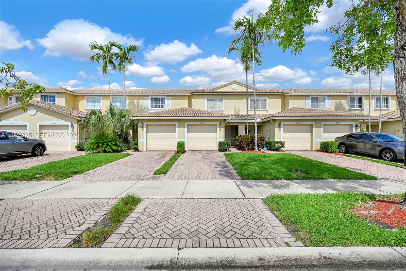 5927 Royal Way Tamarac, FL 33321 - Photo 22 of 31