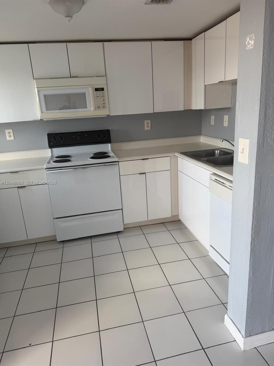 21 East 3rd Street, Unit 405 Hialeah, FL 33010 - Photo 5 of 5