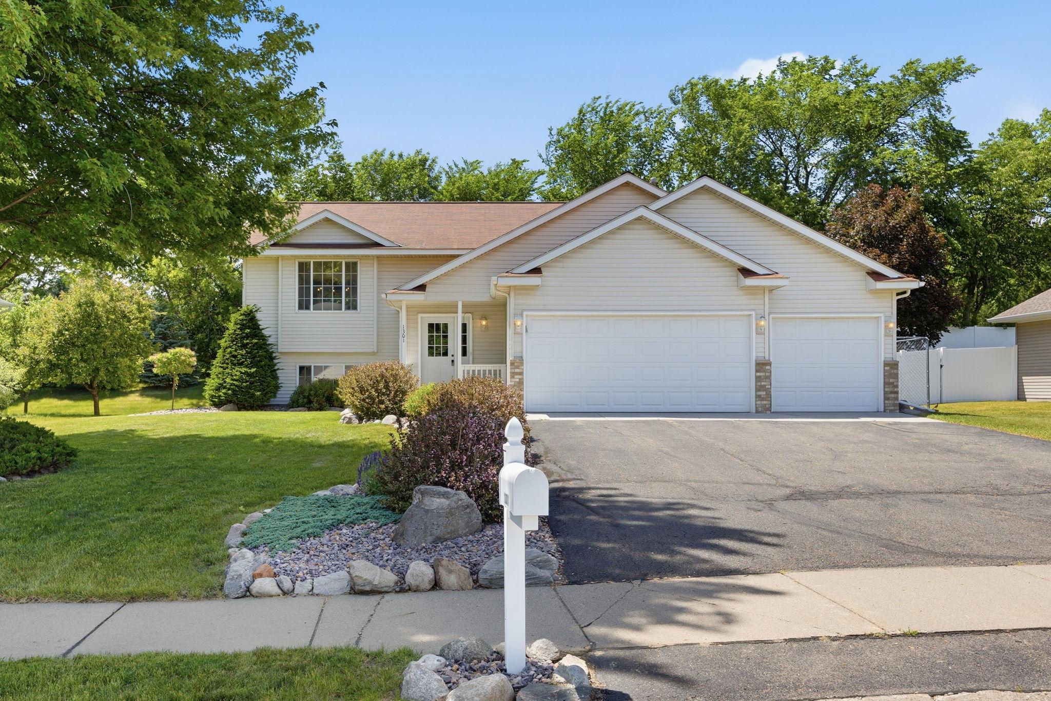 1301 Roberts Road Buffalo, MN 55313 - Photo 2 of 25