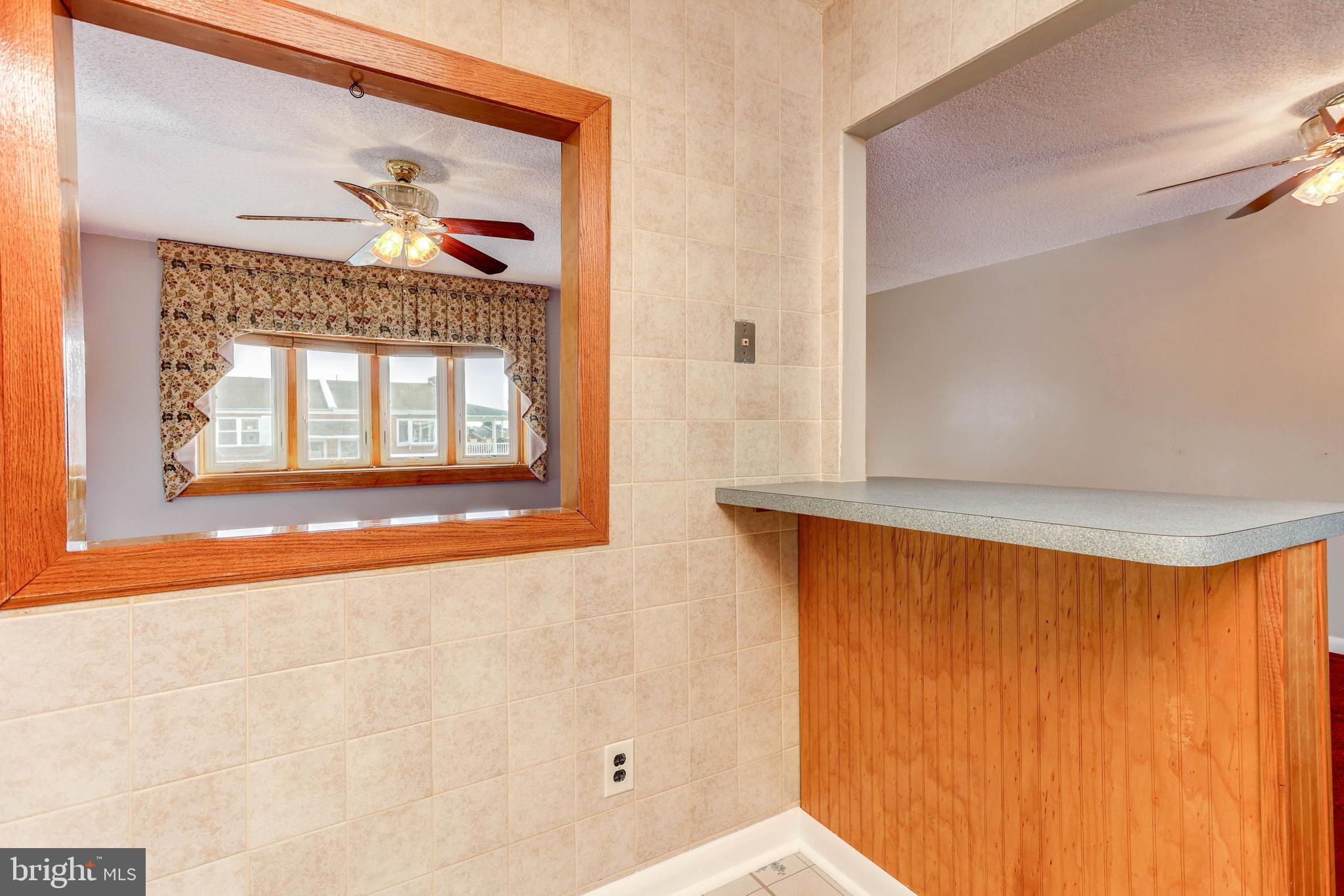 10828 Heflin Road Philadelphia, PA 19154 - Photo 16 of 31 Kitchen Table Area