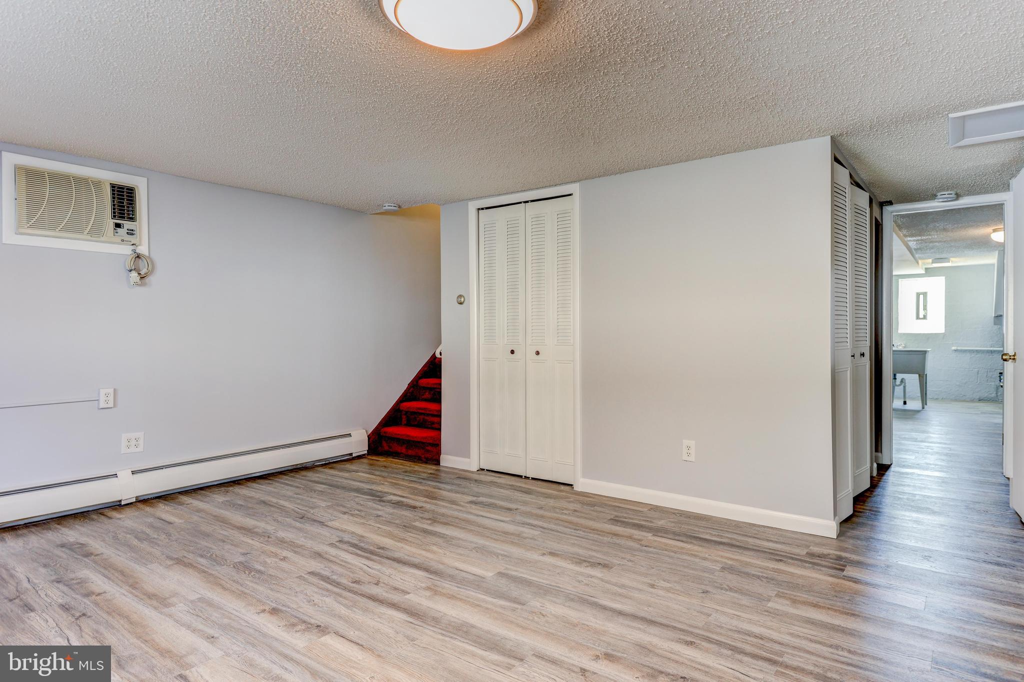 10828 Heflin Road Philadelphia, PA 19154 - Photo 25 of 31 Family Room
