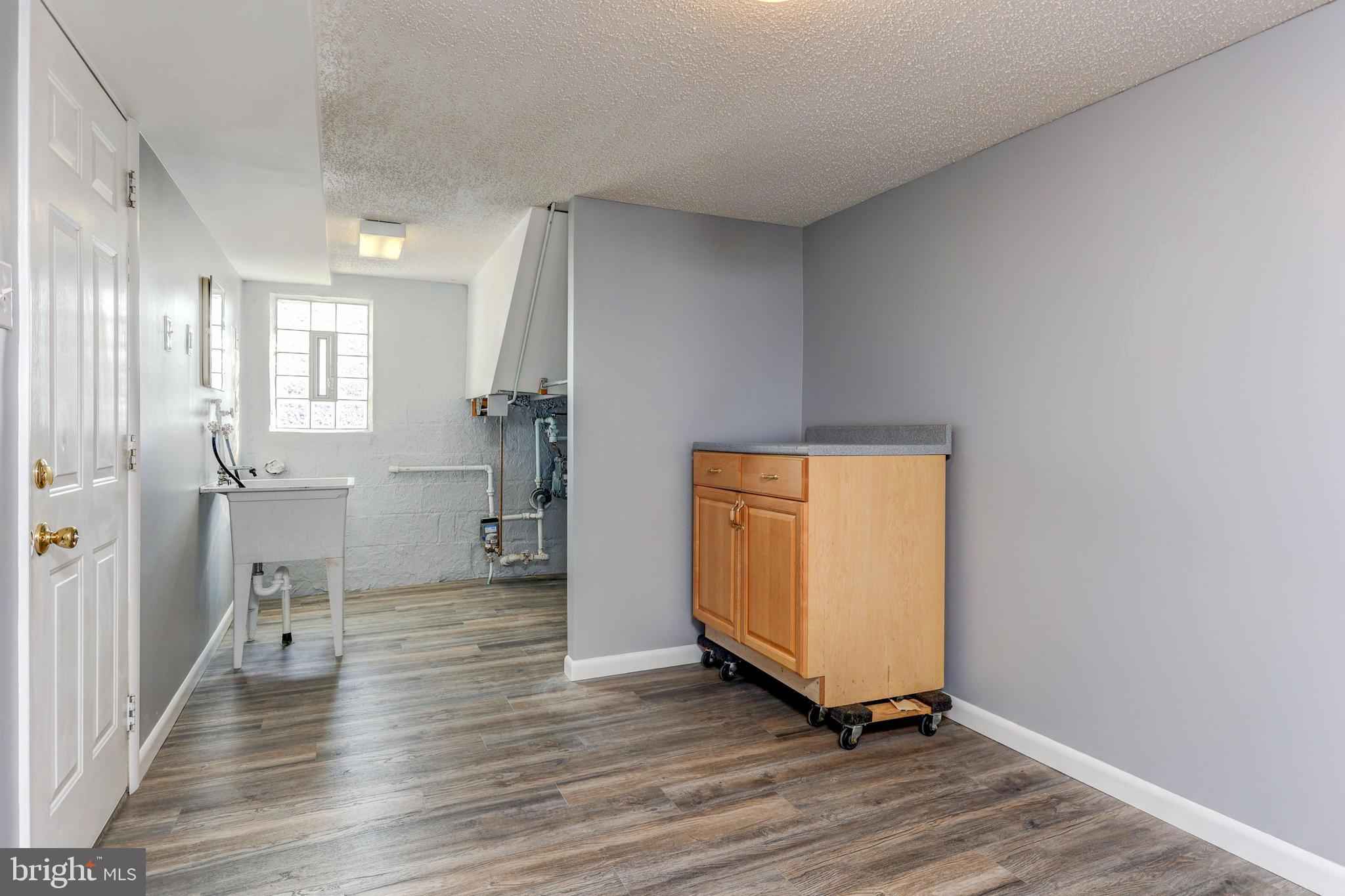 10828 Heflin Road Philadelphia, PA 19154 - Photo 28 of 31 Laundry & Storage Area