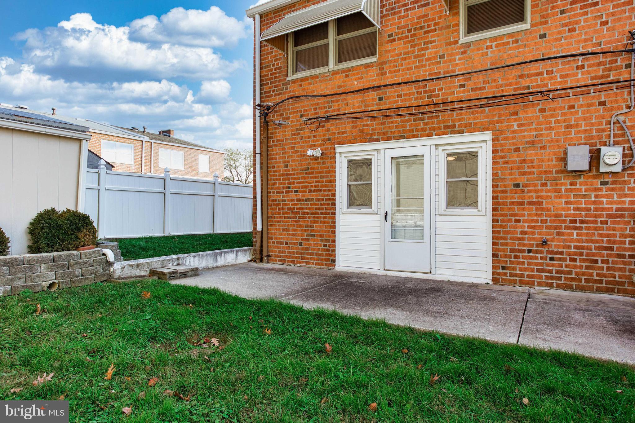 10828 Heflin Road Philadelphia, PA 19154 - Photo 29 of 31 Exterior Rear