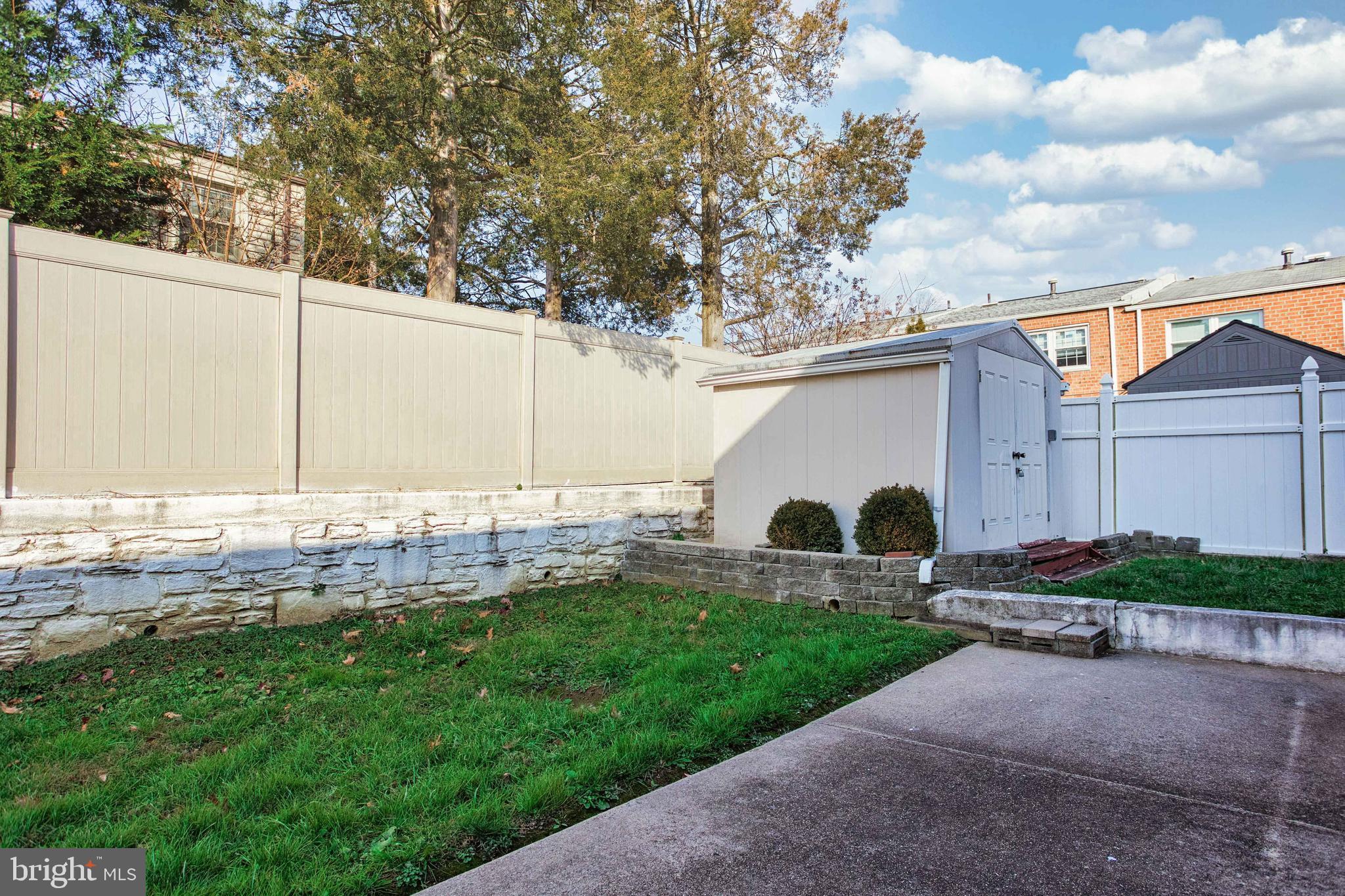 10828 Heflin Road Philadelphia, PA 19154 - Photo 30 of 31 Rear Yard