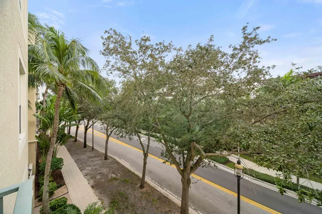 $559,500 | 720 South Sapodilla Avenue, Unit 301, West Palm Beach, FL 33401