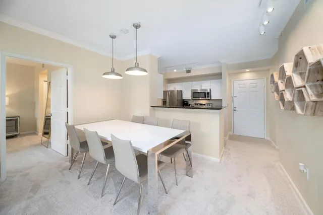 $559,500 | 720 South Sapodilla Avenue, Unit 301, West Palm Beach, FL 33401