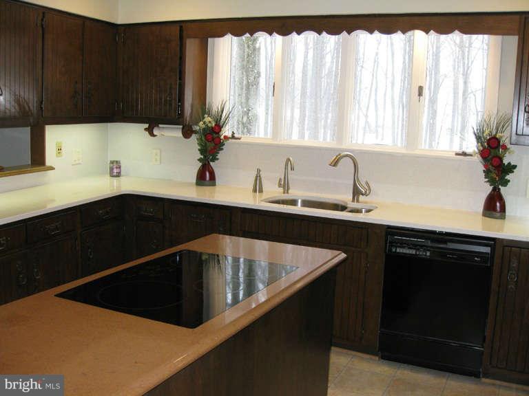 2117 Sondra Court Silver Spring, MD 20905 - Photo 13 of 30 Kitchen Middle