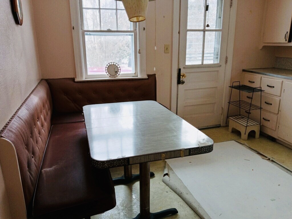 184 Winton Street Springfield, MA 01118 - Photo 4 of 12 Gallery Image 4