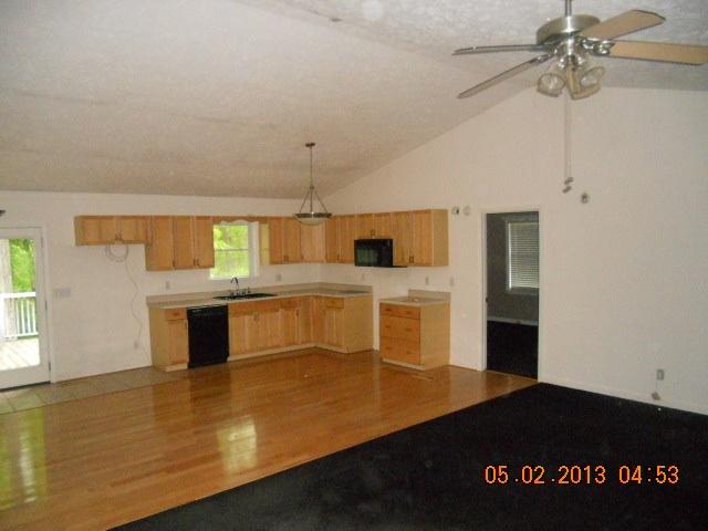 121 Dogwood Road Charlotte, TN 37036 - Photo 3 of 11 Gallery Image 3