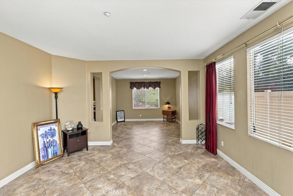 7984 Palm View Lane Riverside, CA 92508 - Photo 12 of 57 Gallery Image 12