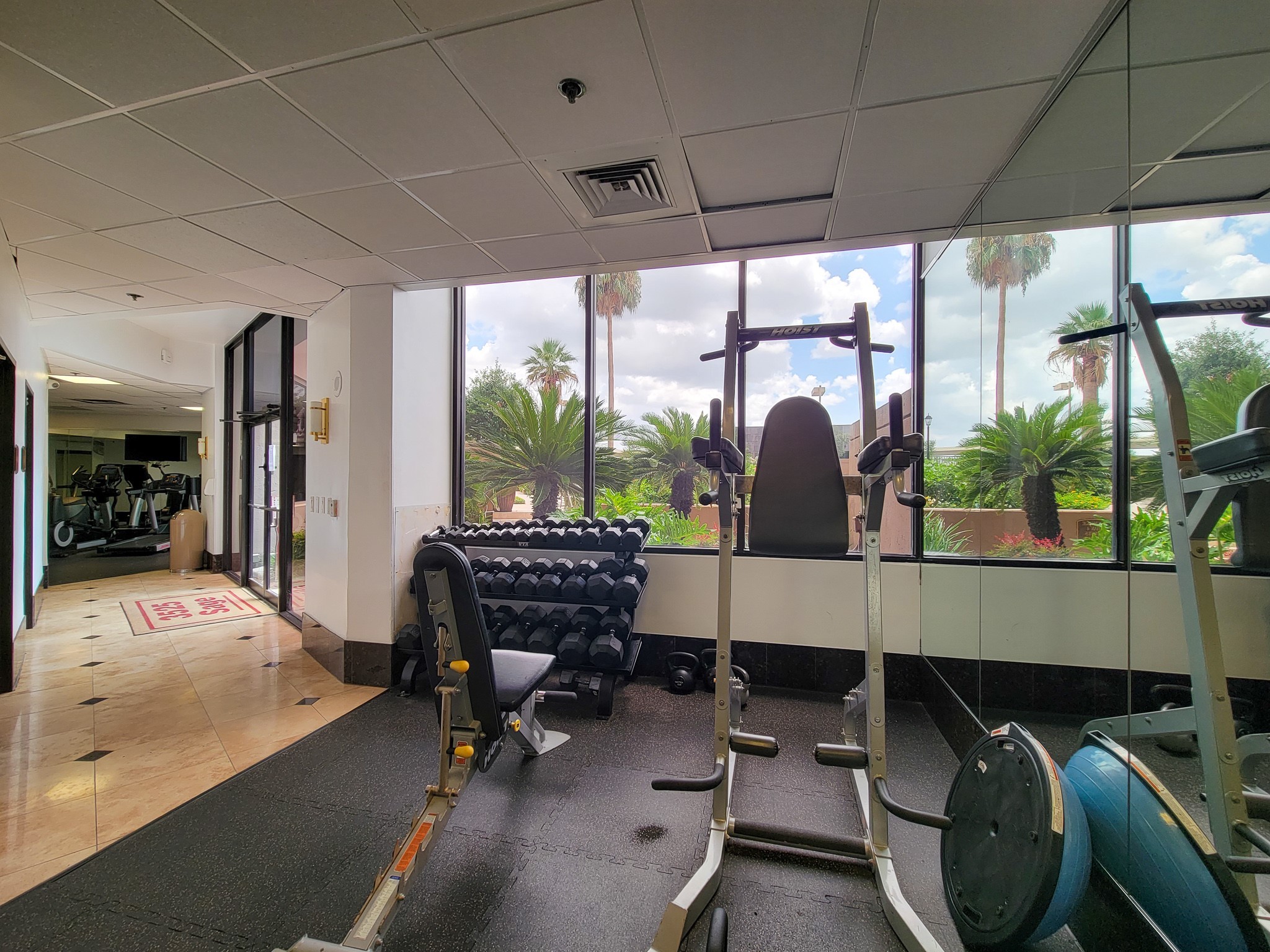 3525 Sage Road, Unit 1605 Houston, TX 77056 - Photo 32 of 33 Fully-equipped fitness oasis with a view!