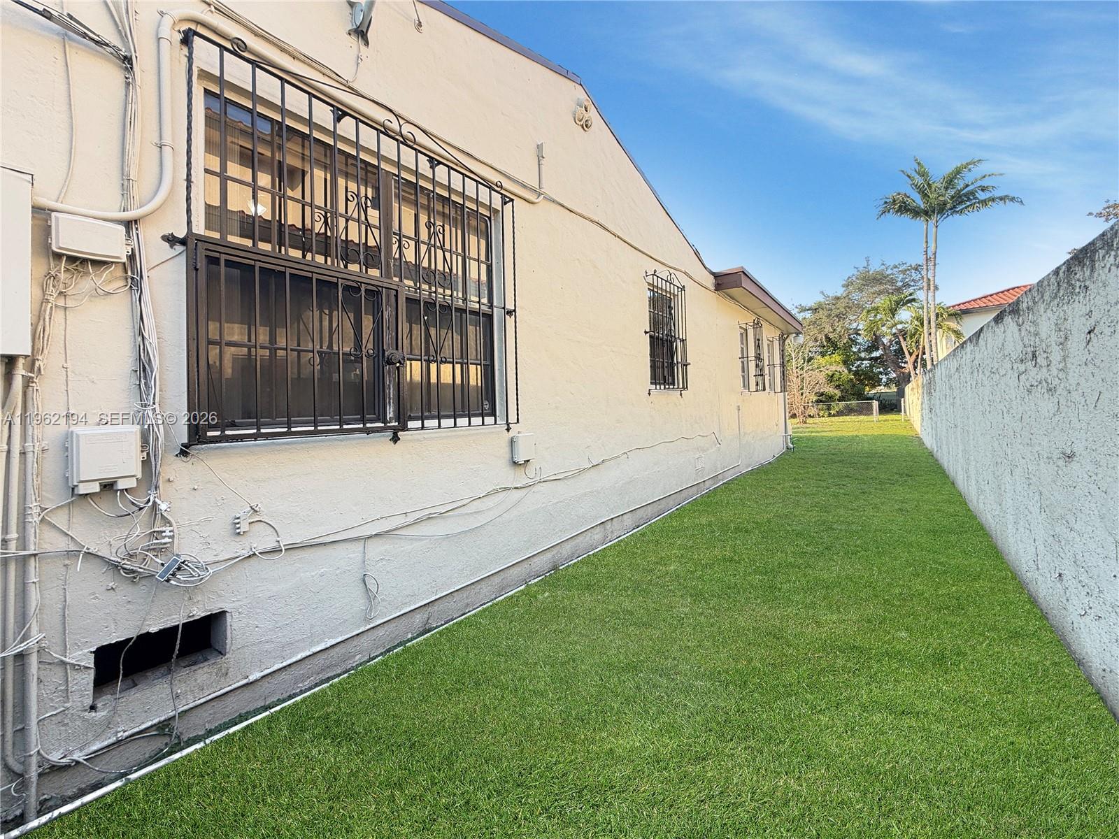 8891 Southwest 28th Street Miami, FL 33165 - Photo 7 of 21