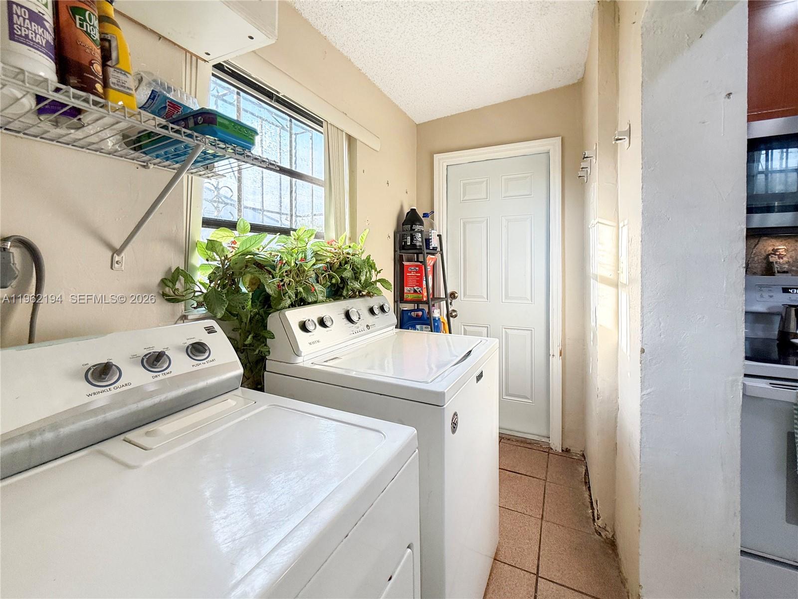 8891 Southwest 28th Street Miami, FL 33165 - Photo 8 of 21