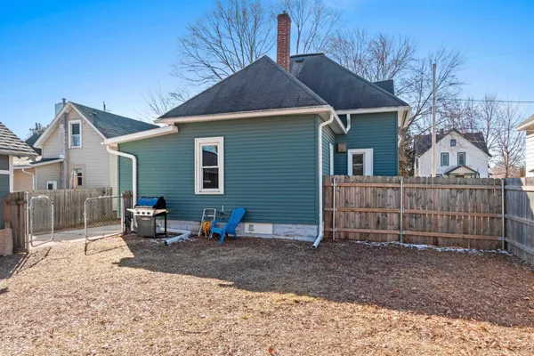 $275,000 | 730 West Oklahoma Street, Appleton, WI 54914