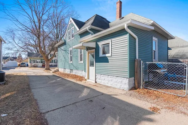 $275,000 | 730 West Oklahoma Street, Appleton, WI 54914