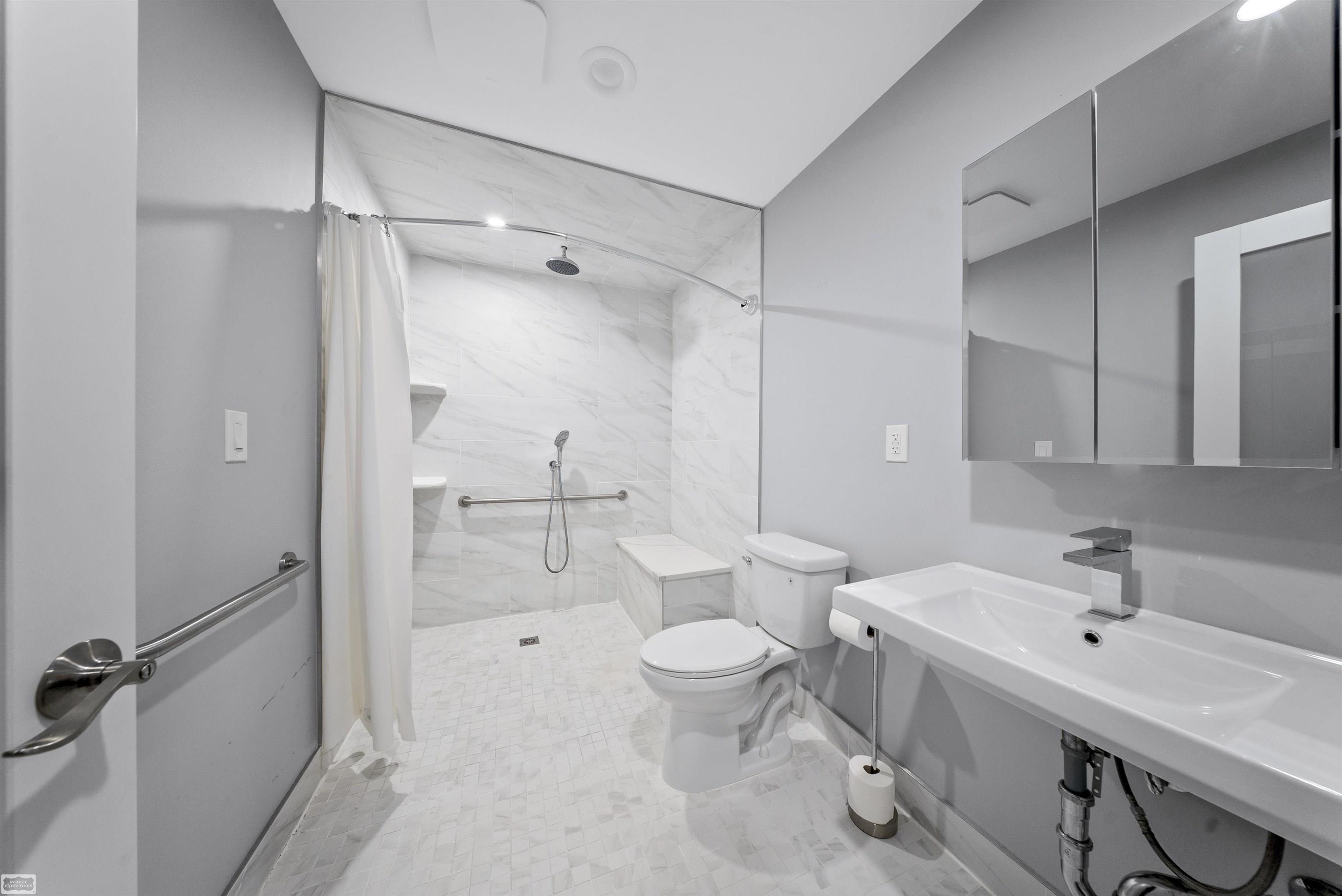1030 Bishop Road Grosse Pointe, MI 48230 - Photo 24 of 61