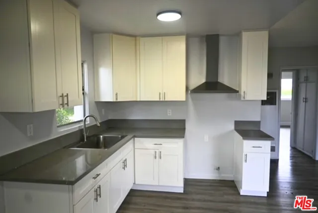 $1,970,000 | 732 West Imperial Highway, Los Angeles, CA 90044