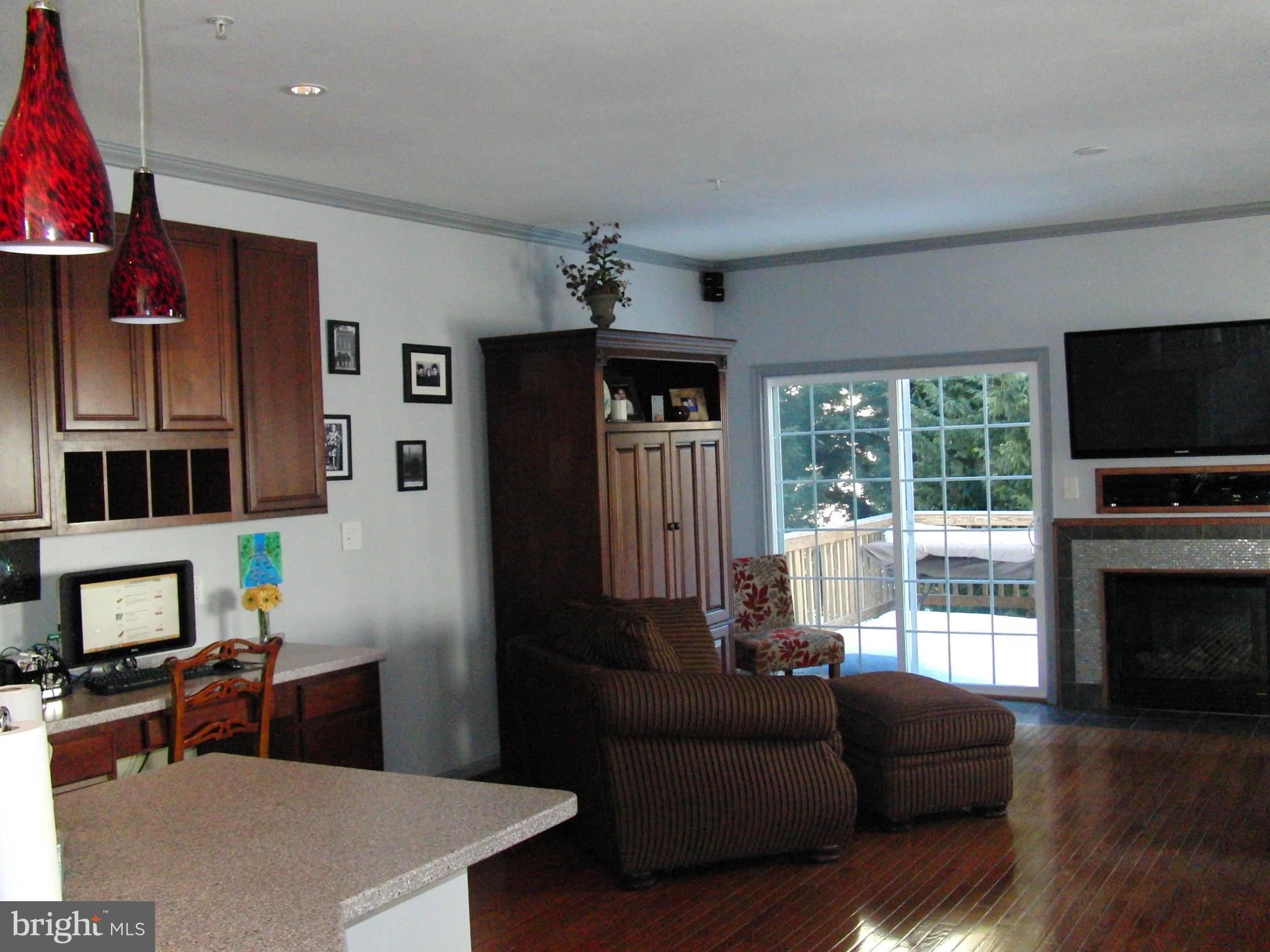 14027 Rockingham Road Germantown, MD 20874 - Photo 11 of 30 Family Room