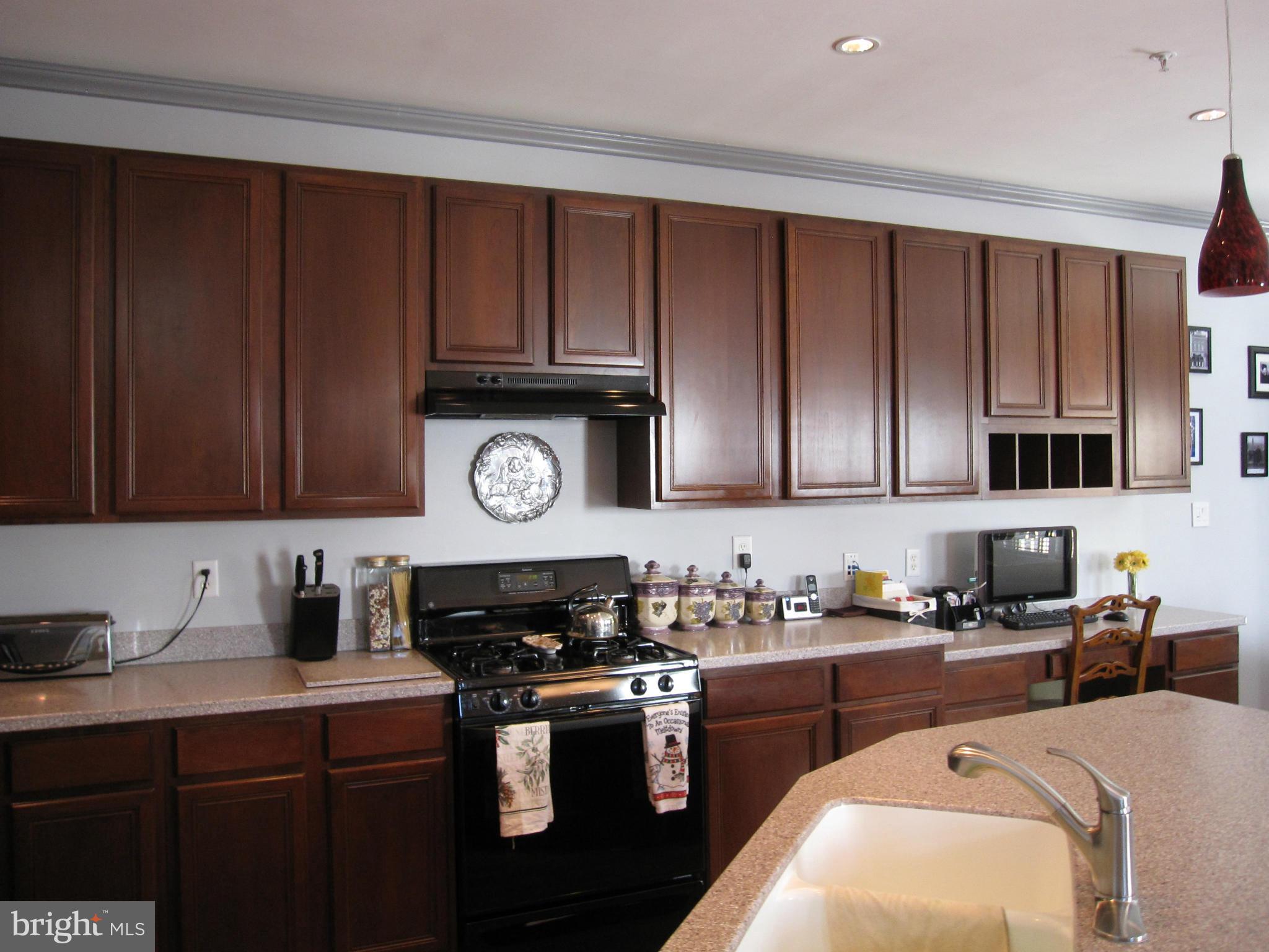 14027 Rockingham Road Germantown, MD 20874 - Photo 7 of 30 Kitchen