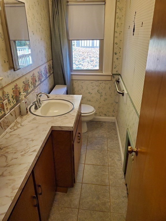 19 Harkness Avenue Springfield, MA 01118 - Photo 8 of 28 Gallery Image 8