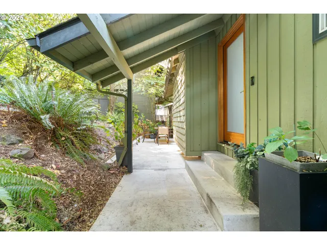 a view of outdoor space