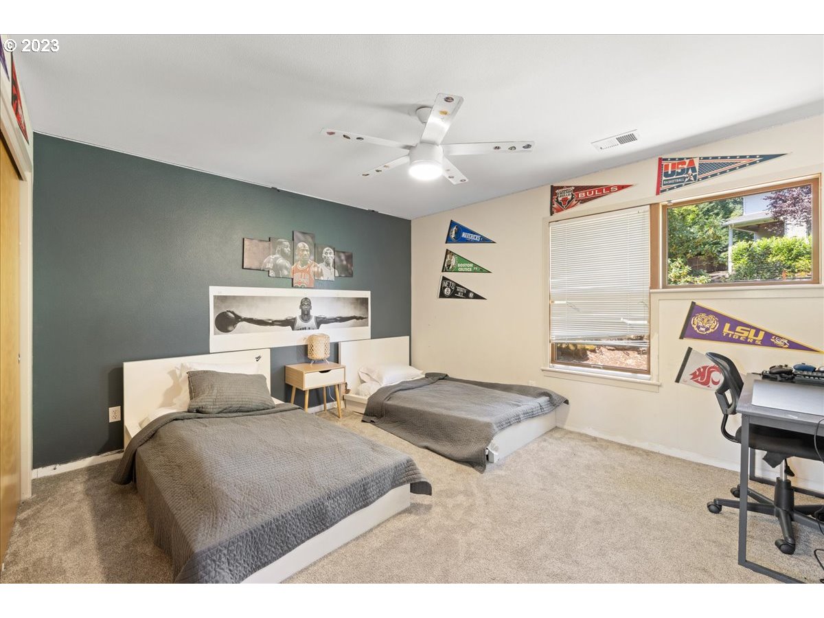 64 Berwick Road Lake Oswego, OR 97034 - Photo 16 of 20 Gallery Image 16