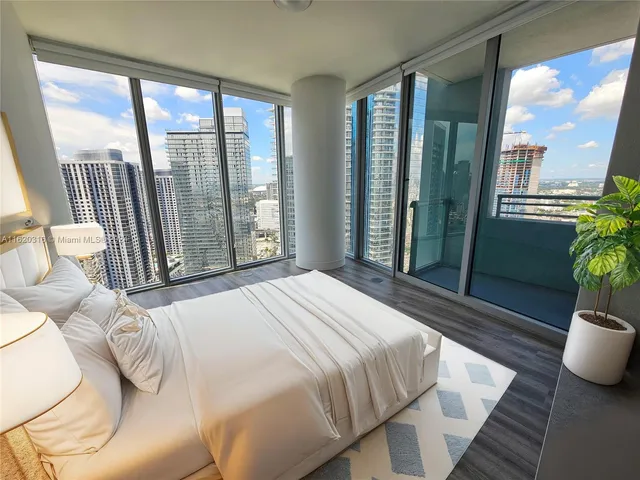 $769,000 | 888 Biscayne Boulevard, Unit 2701, Miami, FL 33132