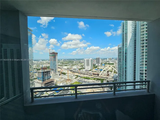 $769,000 | 888 Biscayne Boulevard, Unit 2701, Miami, FL 33132