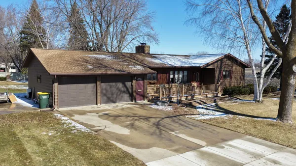 $350,000 | 941 Mary Avenue Southeast, Willmar, MN 56201