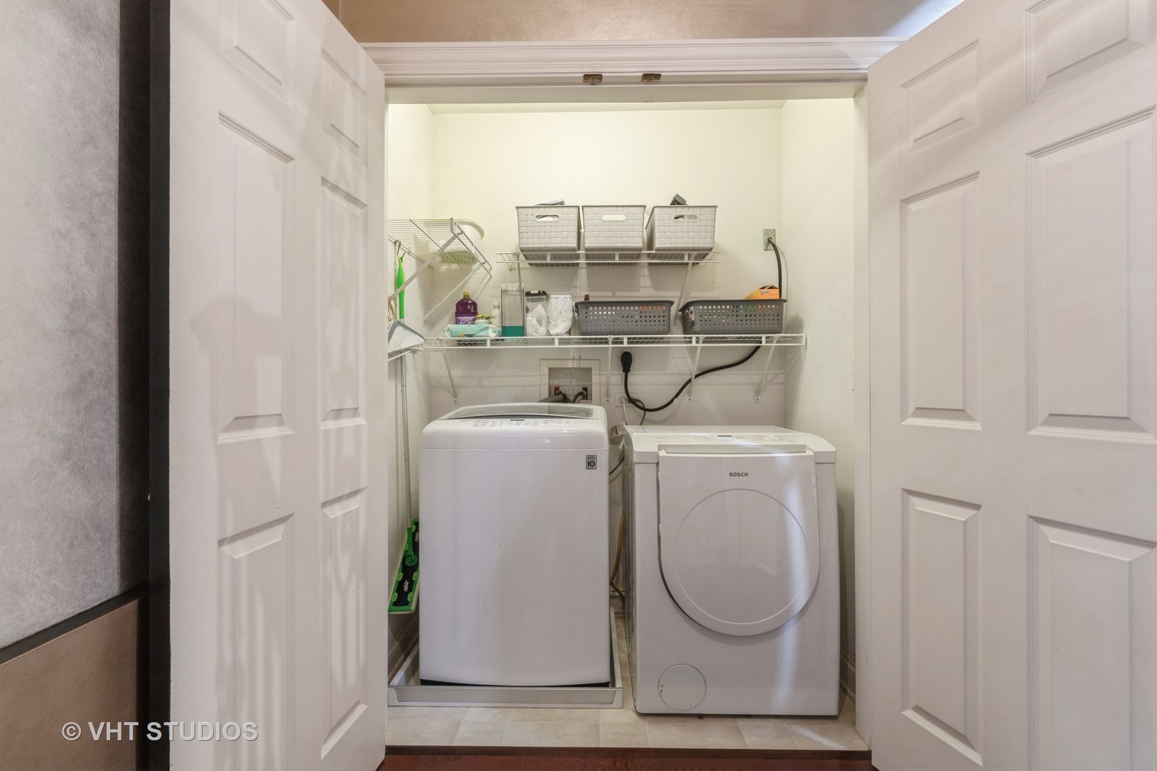 1867 Admiral Court Glenview, IL 60026 - Photo 19 of 28 a utility room with dryer and washer